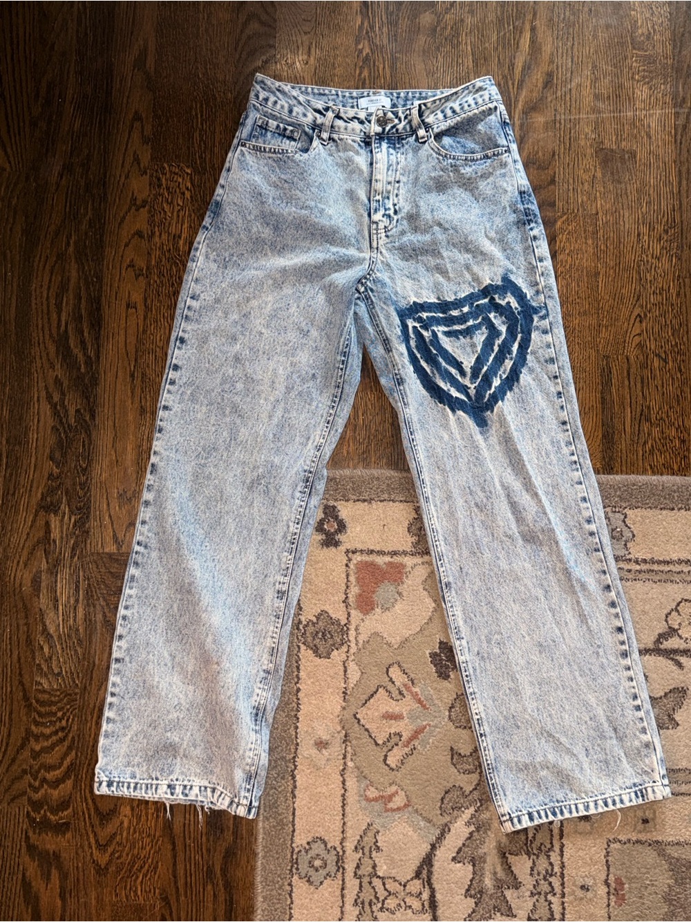 Forever 21 Premium 90’s Fit Jeans Women Sz 26 Light Wash Wide Leg Graphic Denim